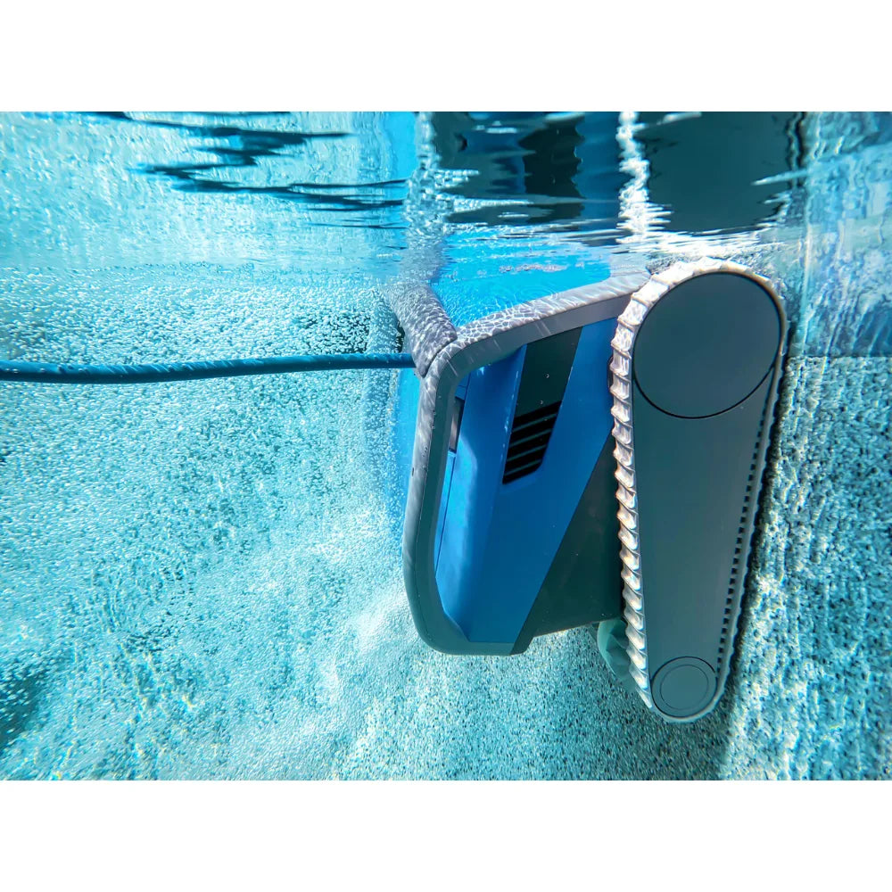 dolphin-maytronics-M600-robotic-cleaner-6