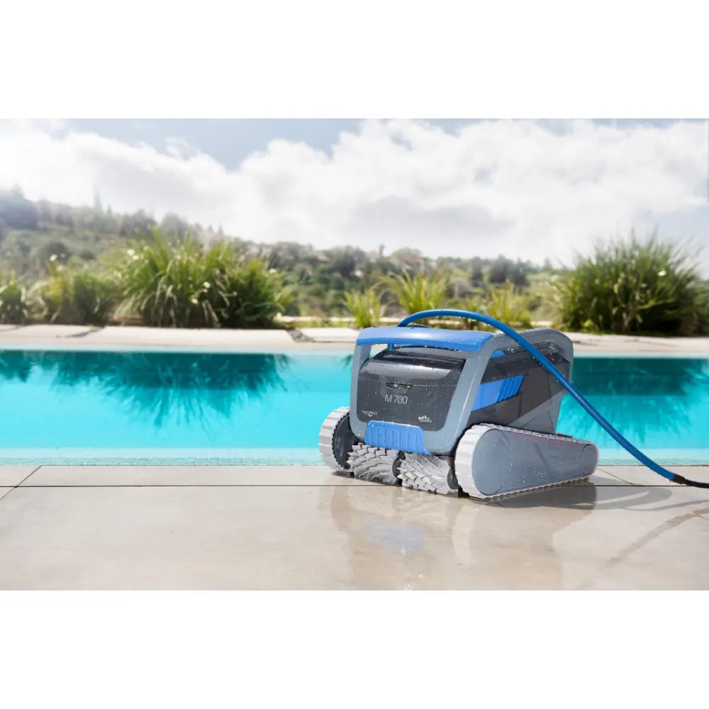 dolphin-maytronics-M700-robotic-cleaner-5