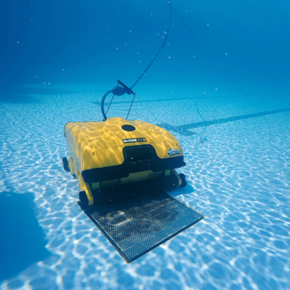 dolphin-wave-200-xl-commercial-robotic-pool-cleaner7